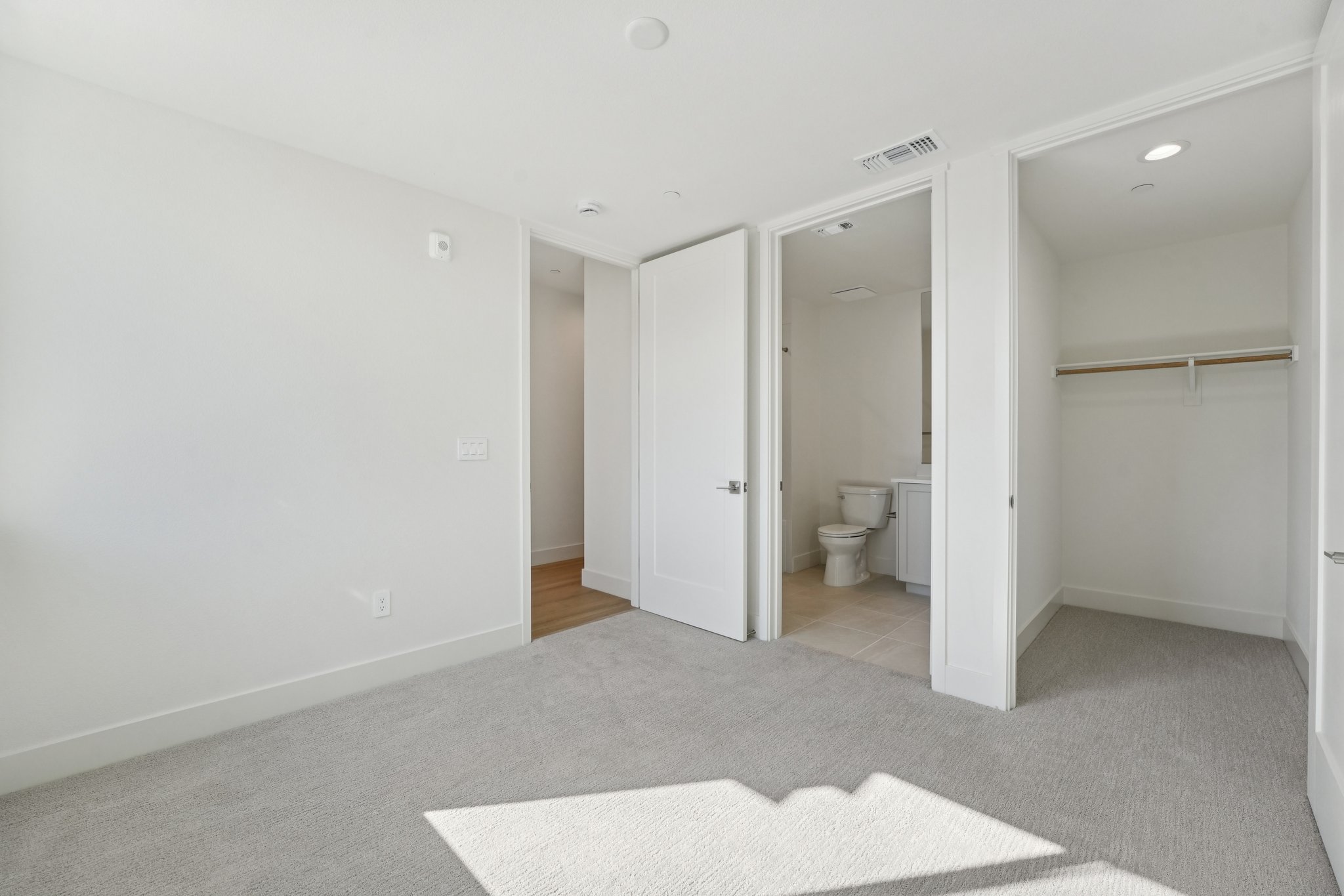 Grand St-S2210-028.jpg