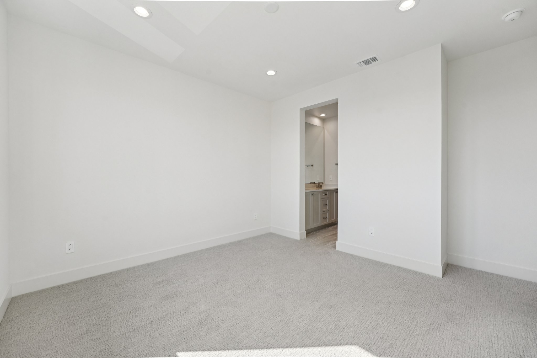 Grand St-S2210-042.jpg