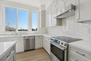 Grand St-S2210-025.jpg