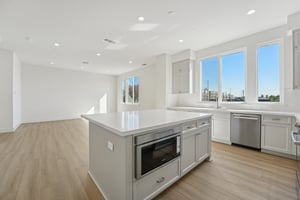 Grand St-S2210-027.jpg