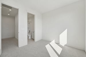 Grand St-S2210-035.jpg