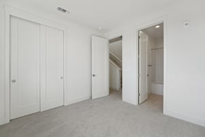 Grand St-S2210-036.jpg