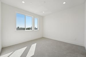 Grand St-S2210-041.jpg