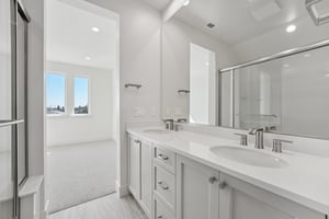 Grand St-S2210-046.jpg