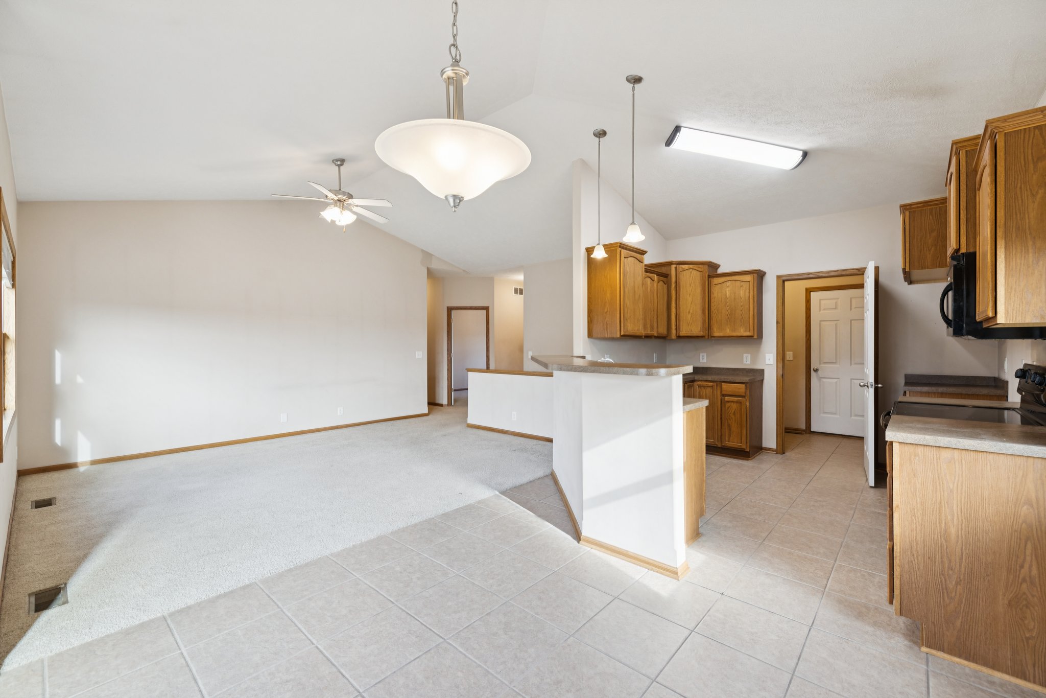 7524 - 1933 Redstone Rd_008.jpg