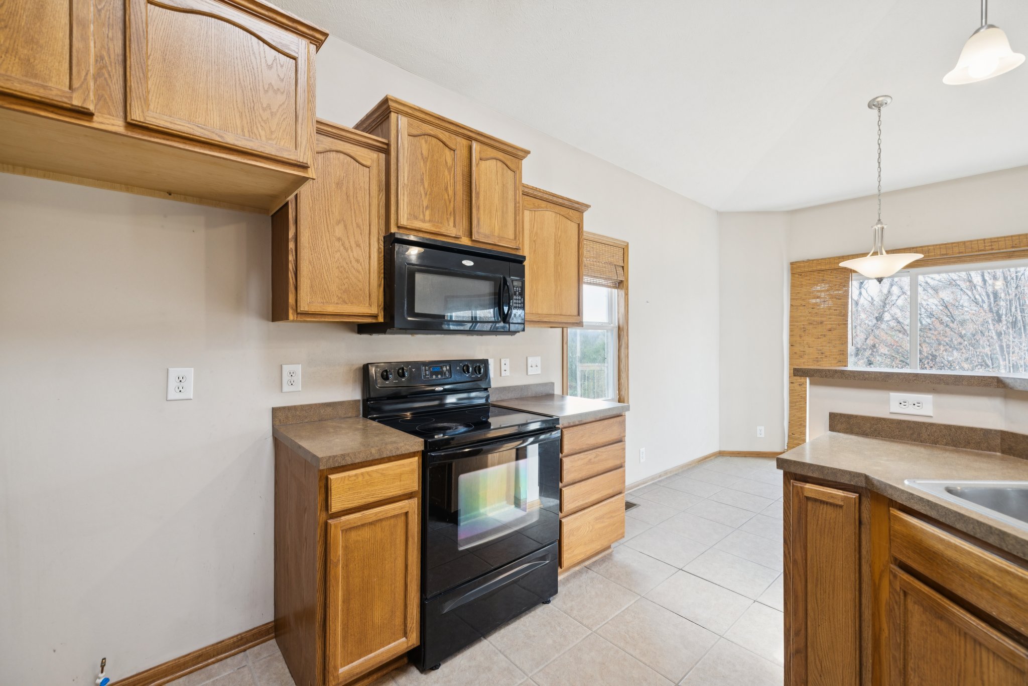 7524 - 1933 Redstone Rd_010.jpg