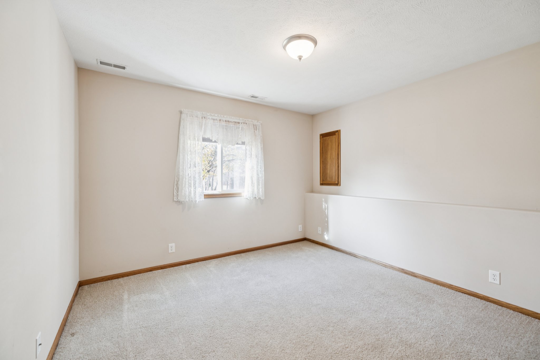 7524 - 1933 Redstone Rd_019.jpg