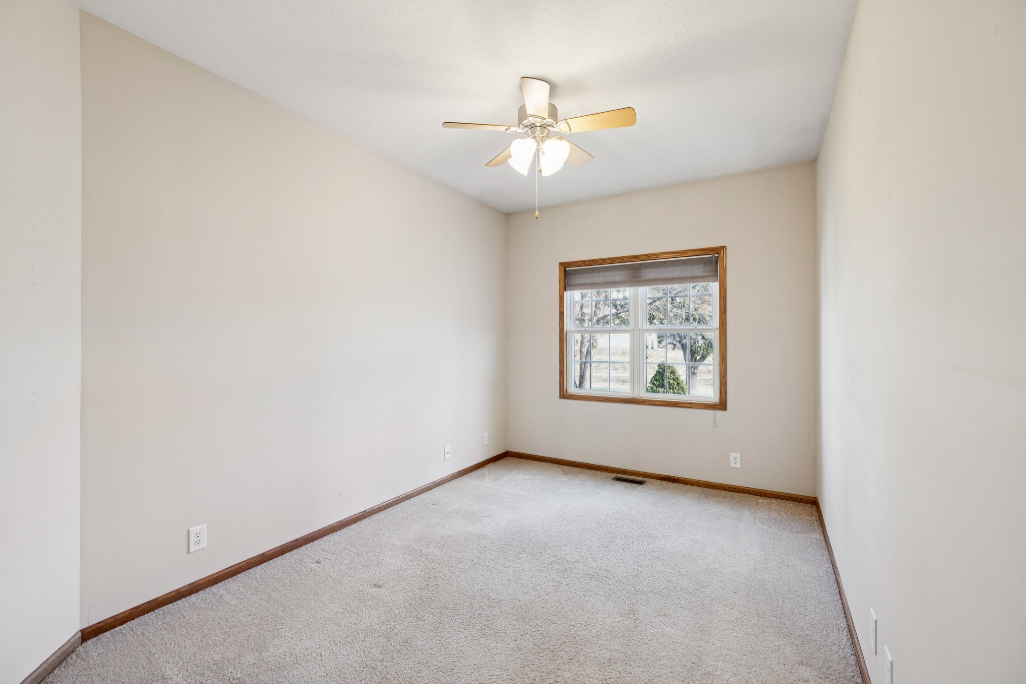 7524 - 1933 Redstone Rd_022.jpg