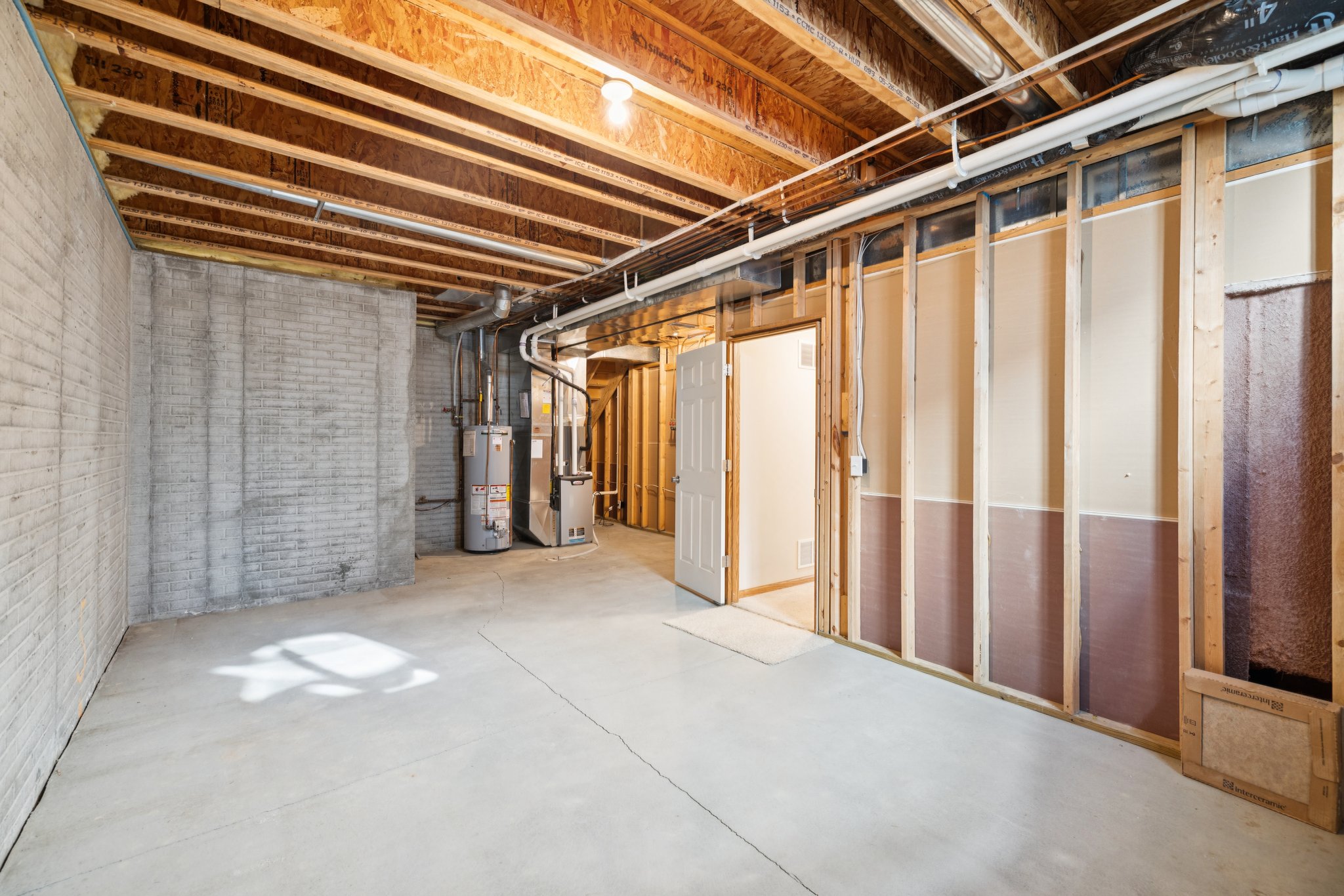 7524 - 1933 Redstone Rd_031.jpg