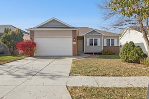 7524 - 1933 Redstone Rd_001.jpg