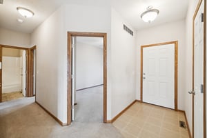 7524 - 1933 Redstone Rd_003.jpg