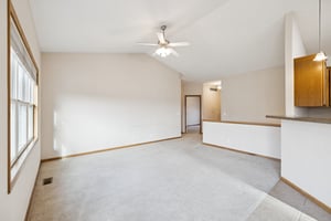 7524 - 1933 Redstone Rd_006.jpg