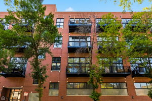 1934 N Washtenaw Ave 207_001