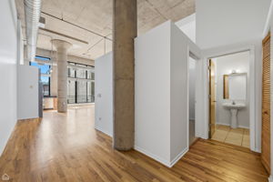 1934 N Washtenaw Ave 207_007