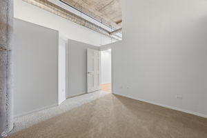 1934 N Washtenaw Ave 207_009