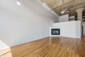 1934 N Washtenaw Ave 207_018