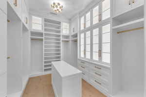 Master Closet - HERS