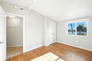  Photo 37