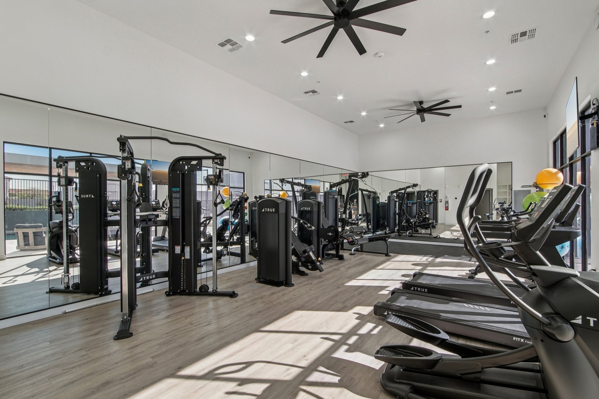 E Apache Blvd-1803-901.jpg