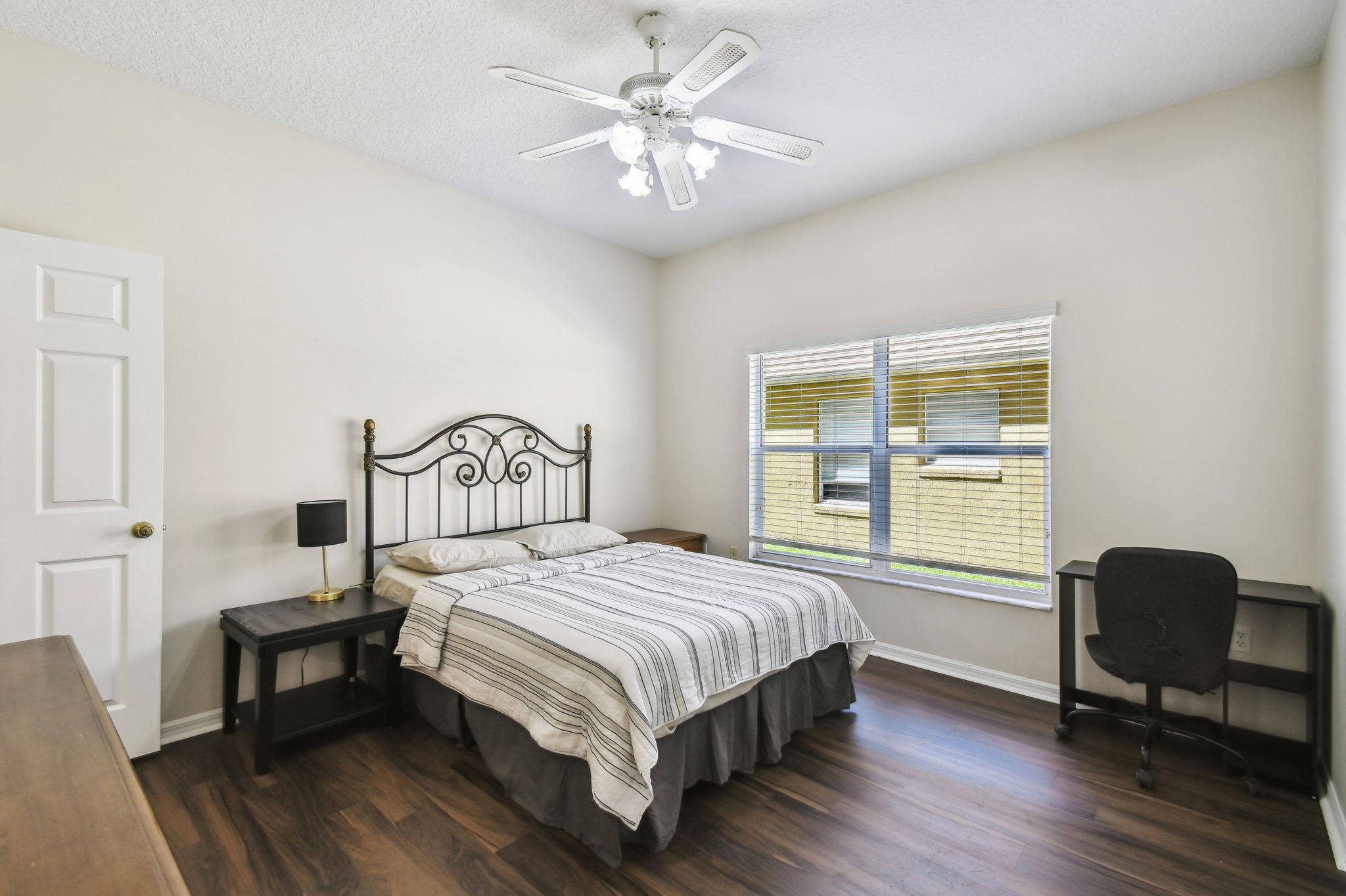 Bedroom 2 - 1st floor