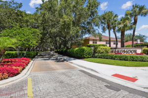 Entrance from roundabout towards home
