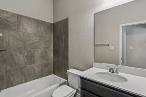  Photo 32