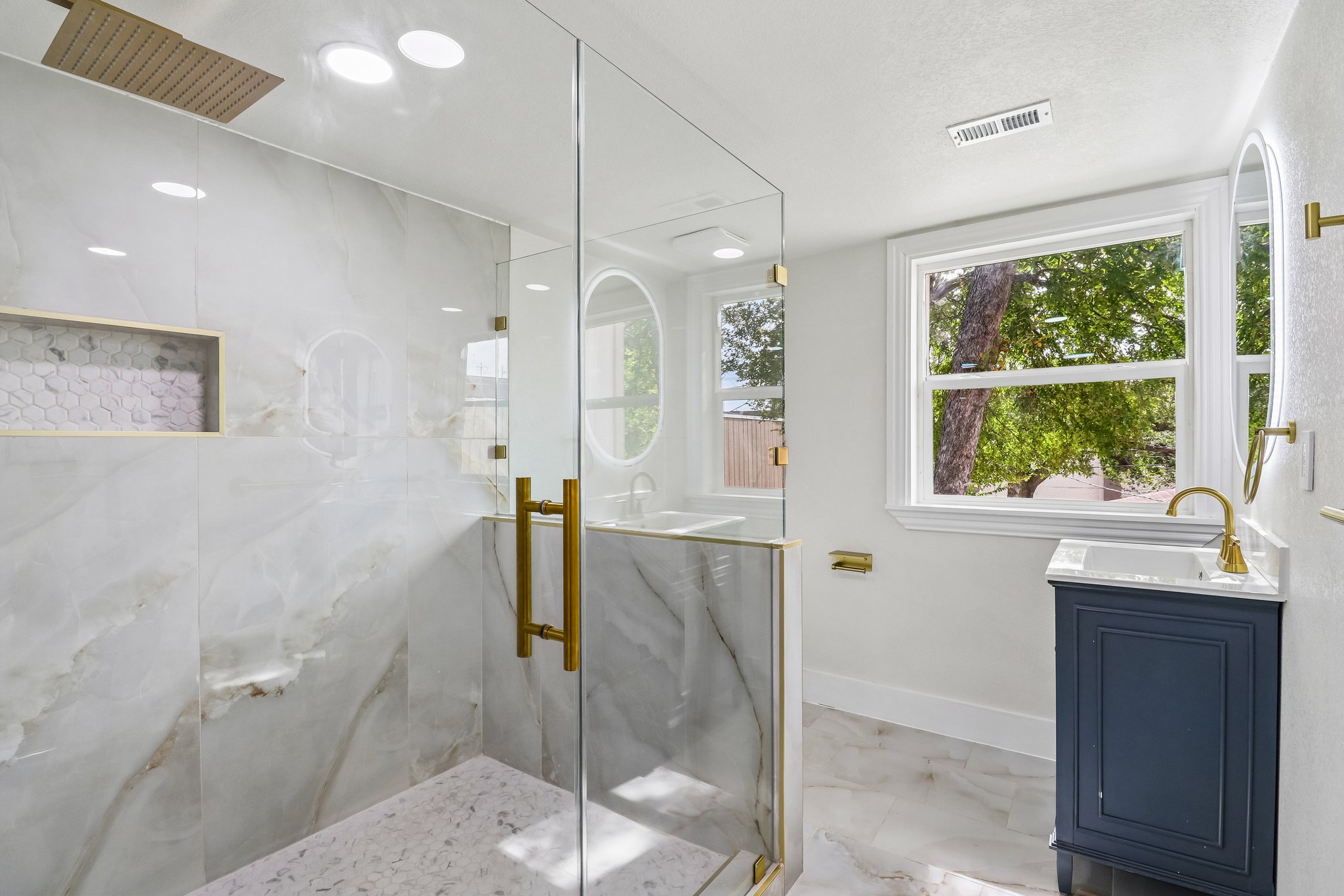 Lexington St-S2210-021.jpg