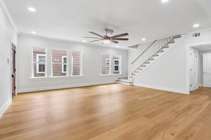 Lexington St-S2210-006.jpg