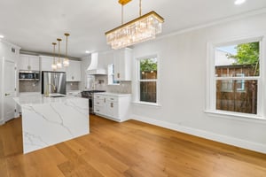 Lexington St-S2210-009.jpg