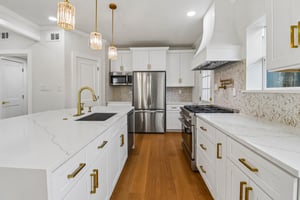 Lexington St-S2210-011.jpg