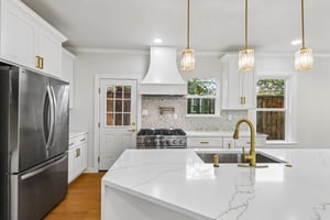 Lexington St-S2210-012.jpg