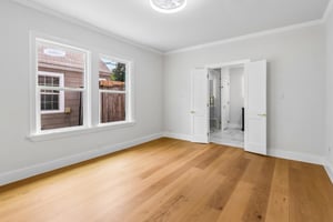 Lexington St-S2210-015.jpg