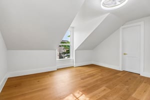 Lexington St-S2210-023.jpg