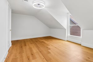 Lexington St-S2210-025.jpg