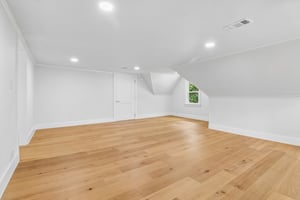 Lexington St-S2210-027.jpg