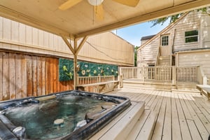 Lexington St-S2210-032.jpg