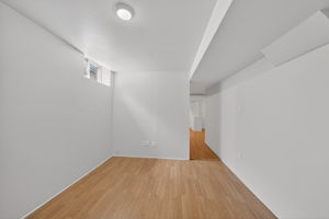  Photo 37
