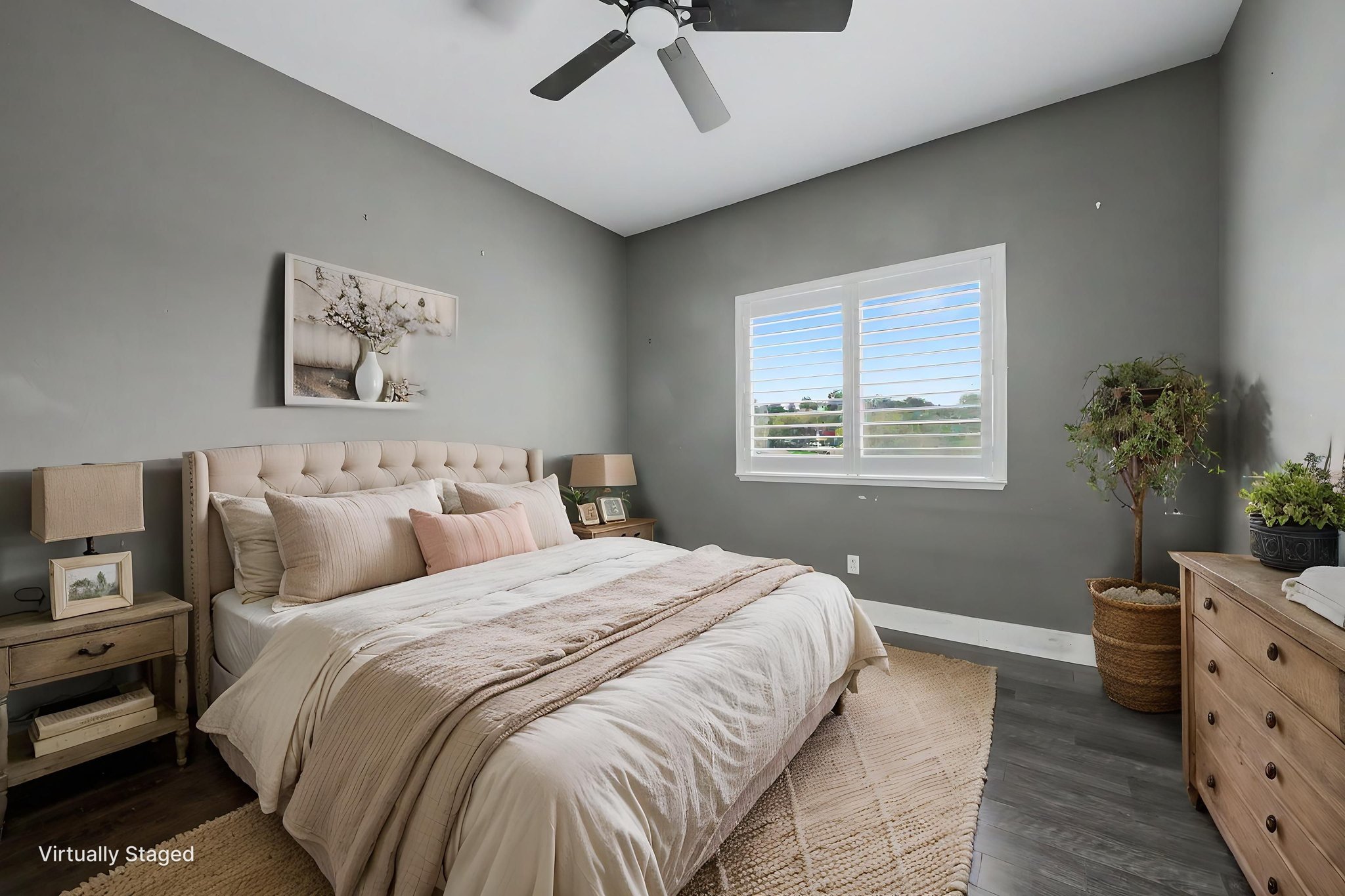 DSC00997 virtually staged.jpeg