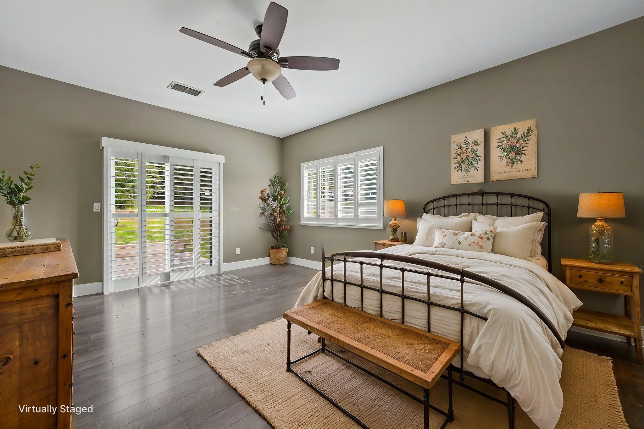 DSC01012 virtually staged.jpeg