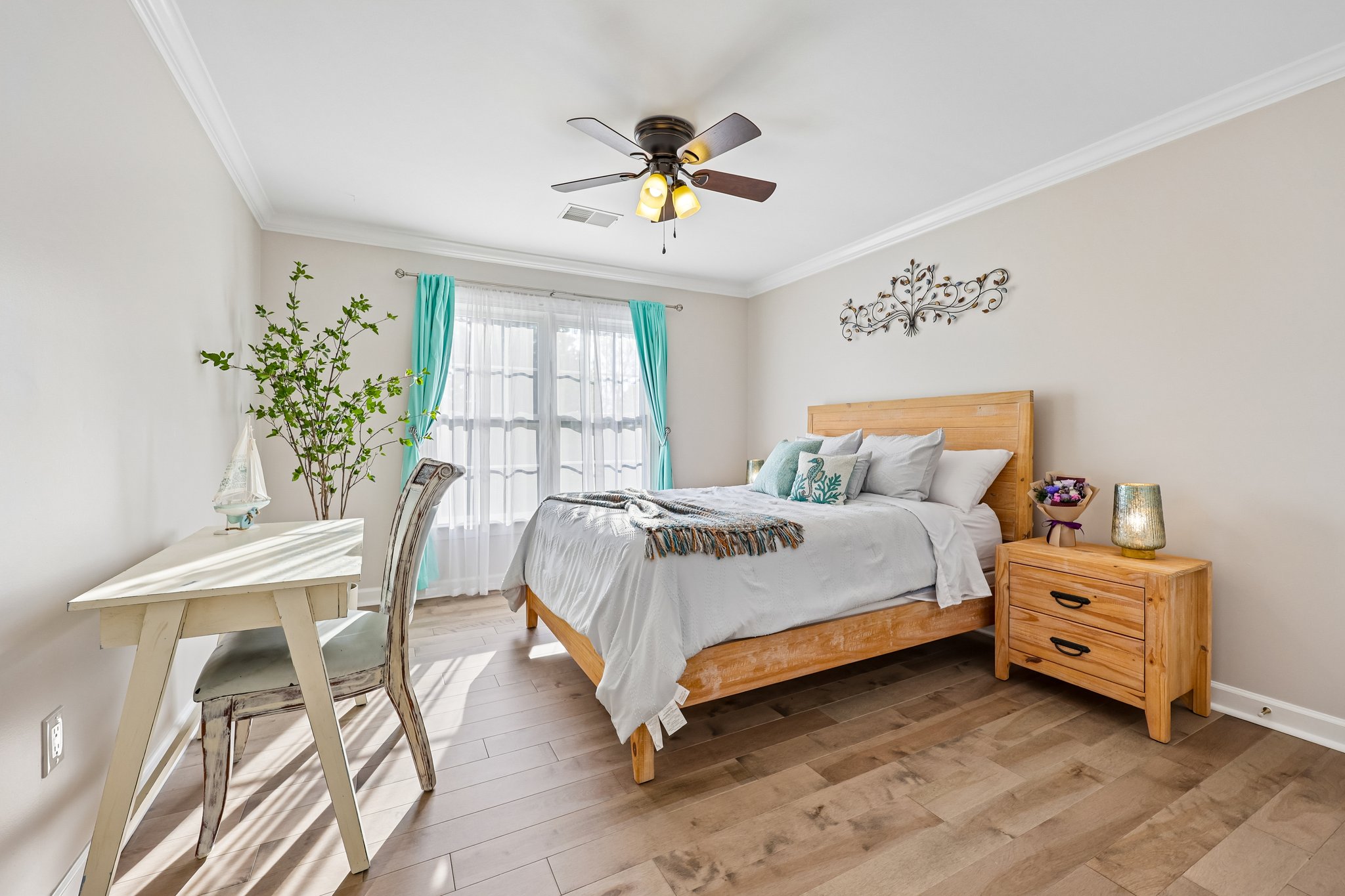 Emerald Park Dr-S2504-064.jpg