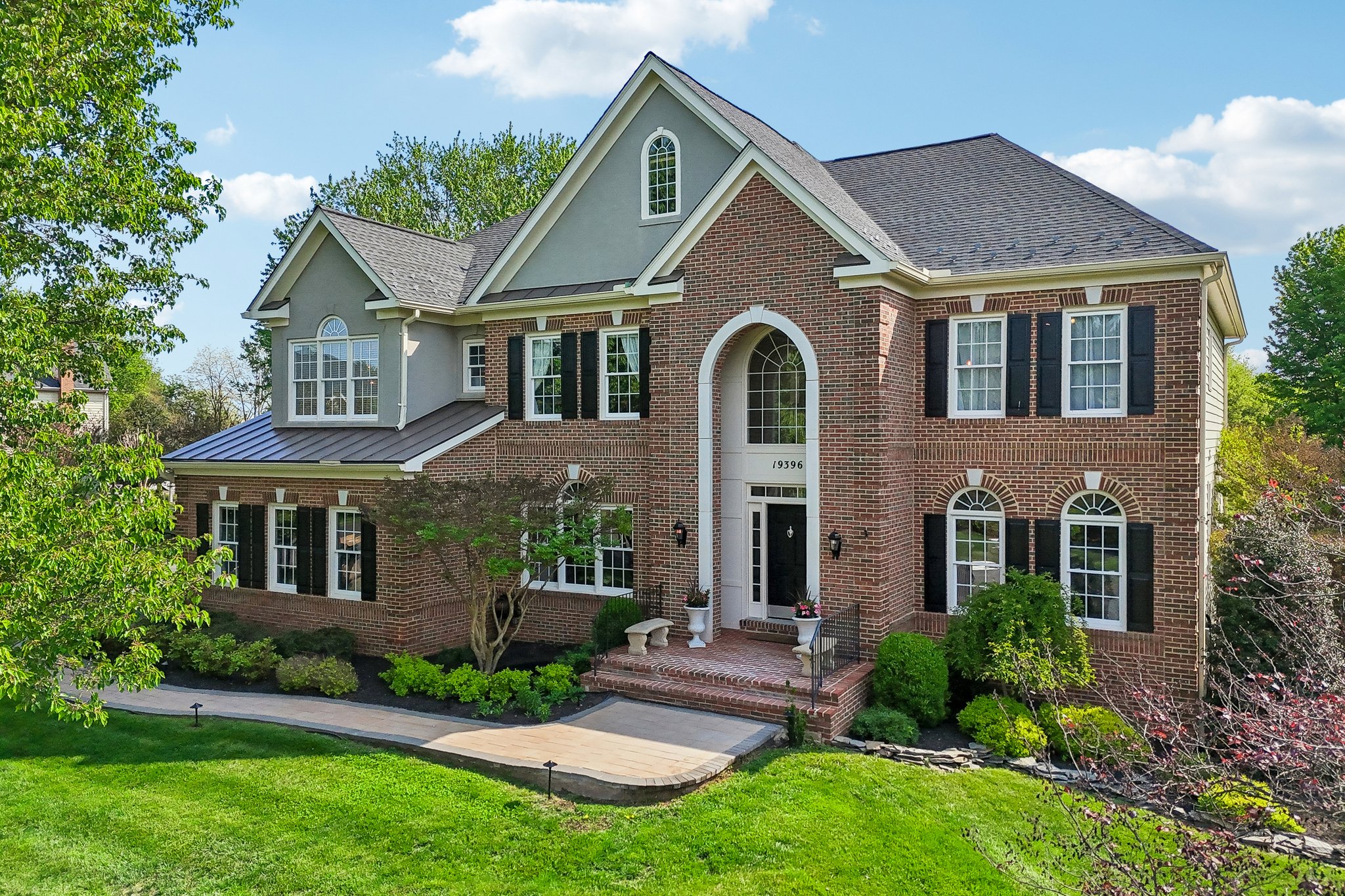 Emerald Park Dr-S2504-094.jpg