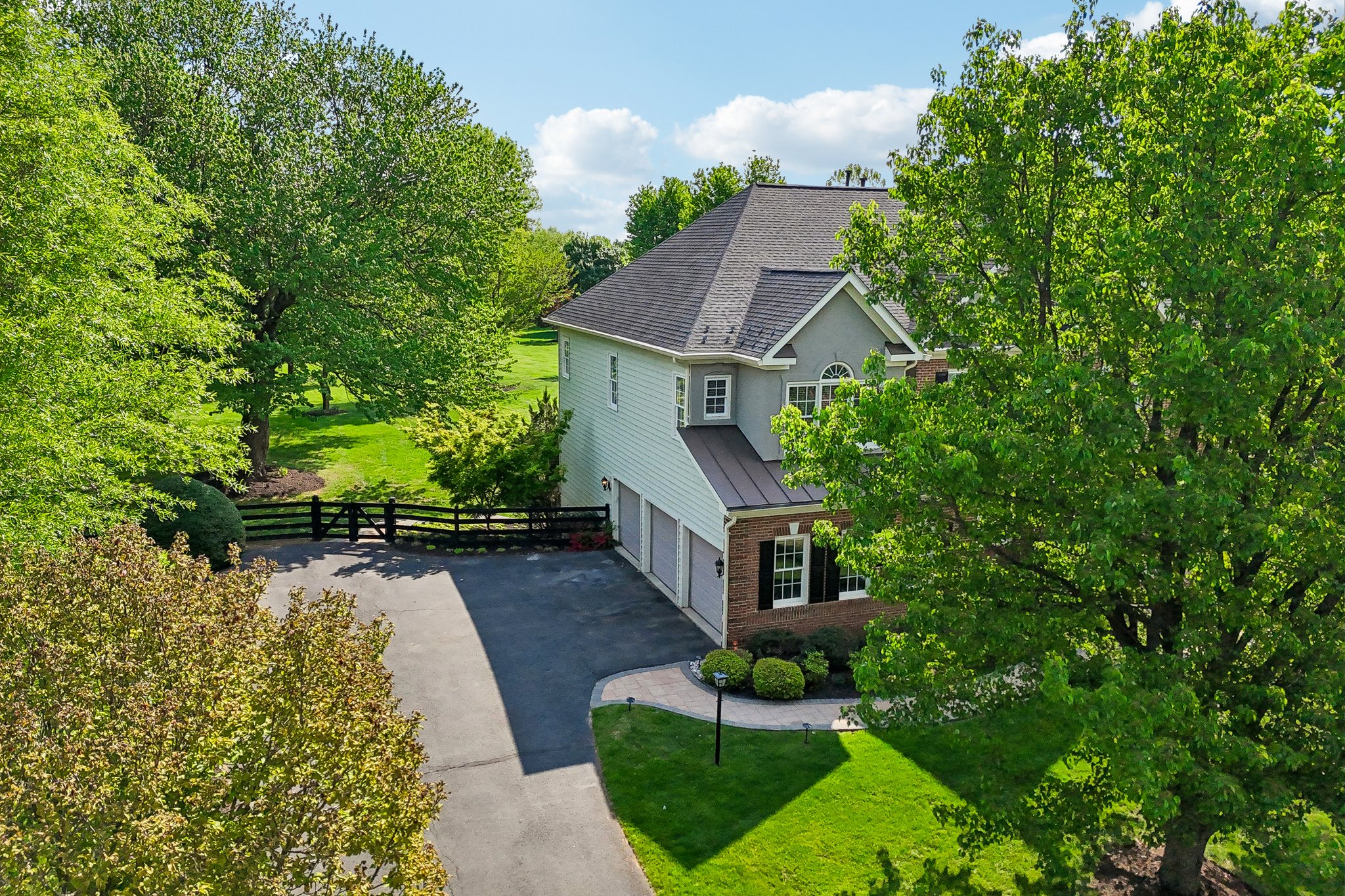 Emerald Park Dr-S2504-096.jpg