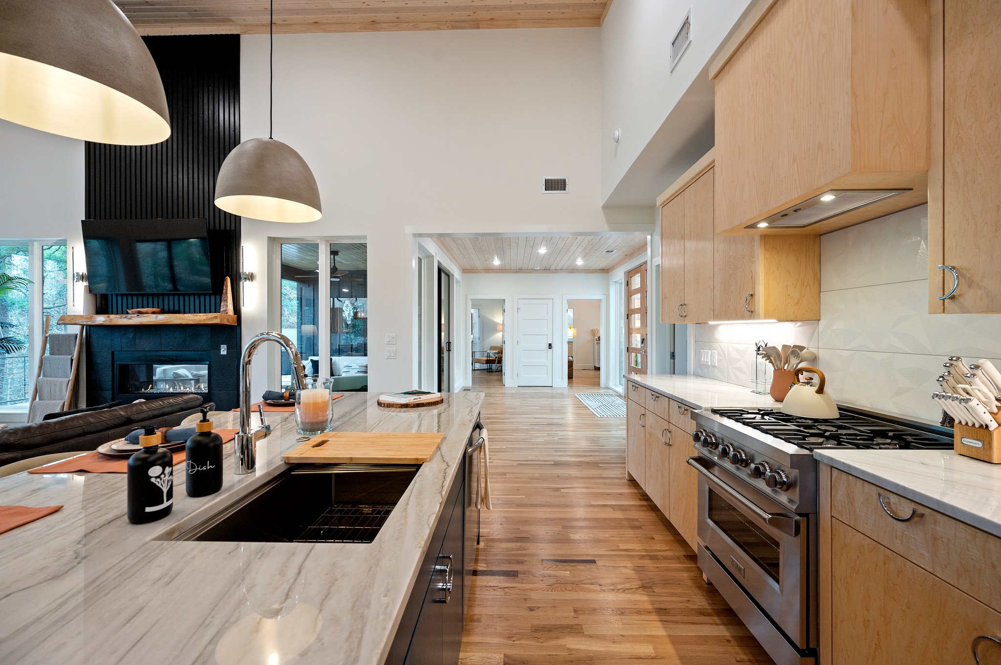  Photo 48
