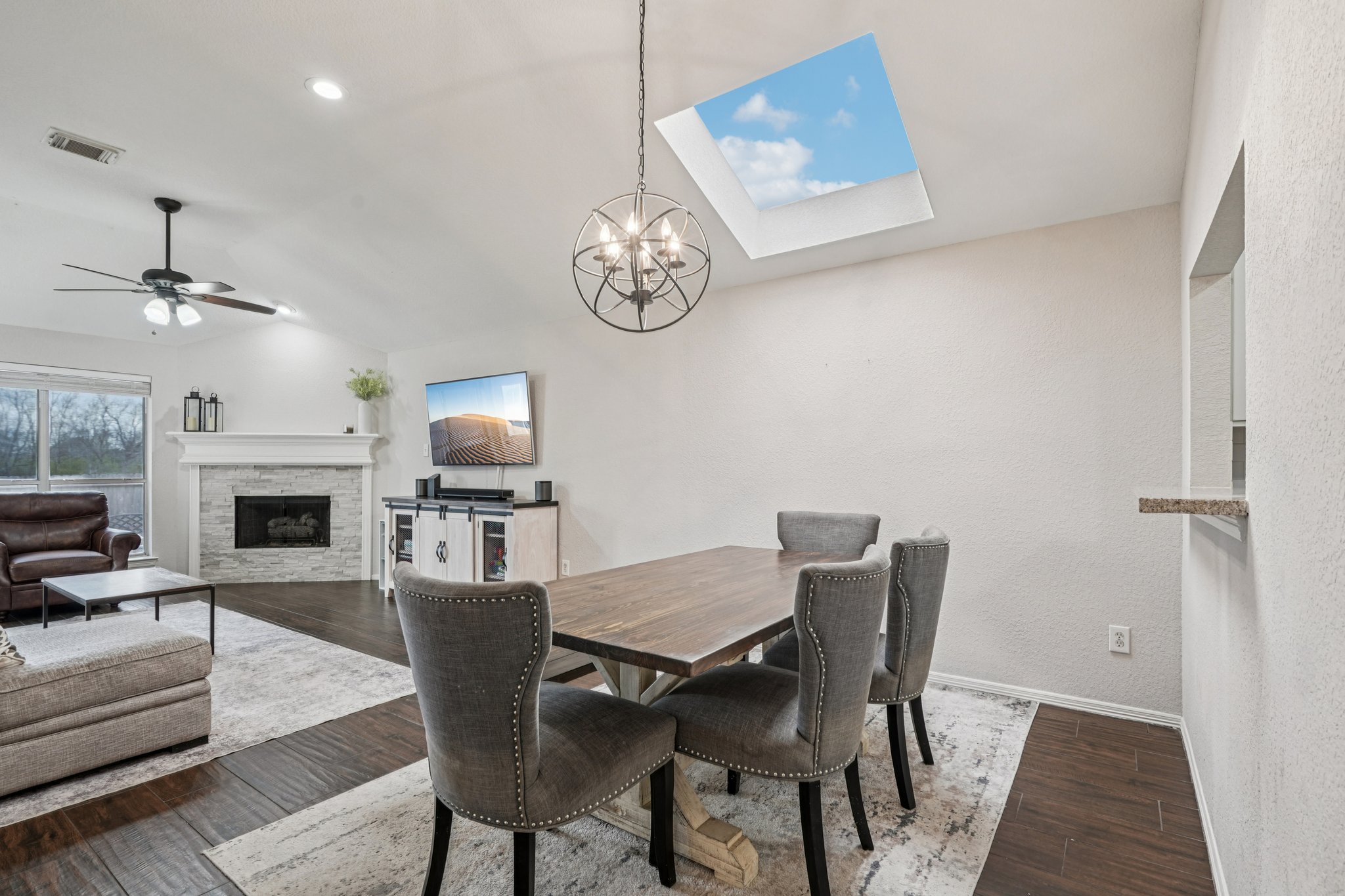 1941 Cameo Ct-S1001-012.jpg