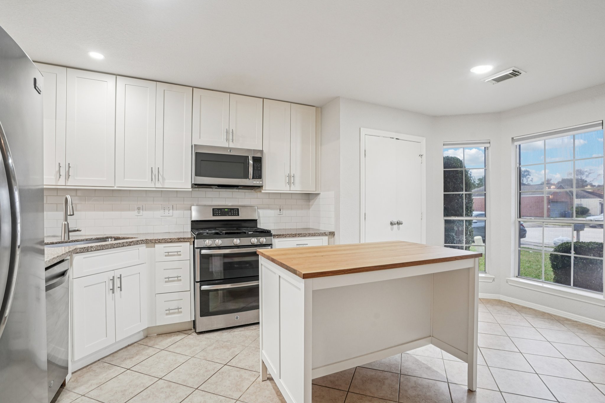 1941 Cameo Ct-S1001-015.jpg