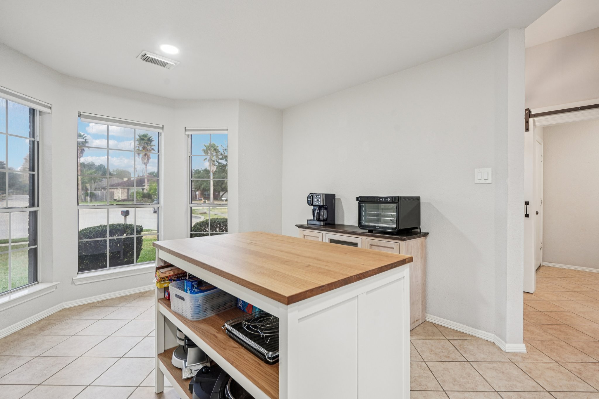 1941 Cameo Ct-S1001-018.jpg