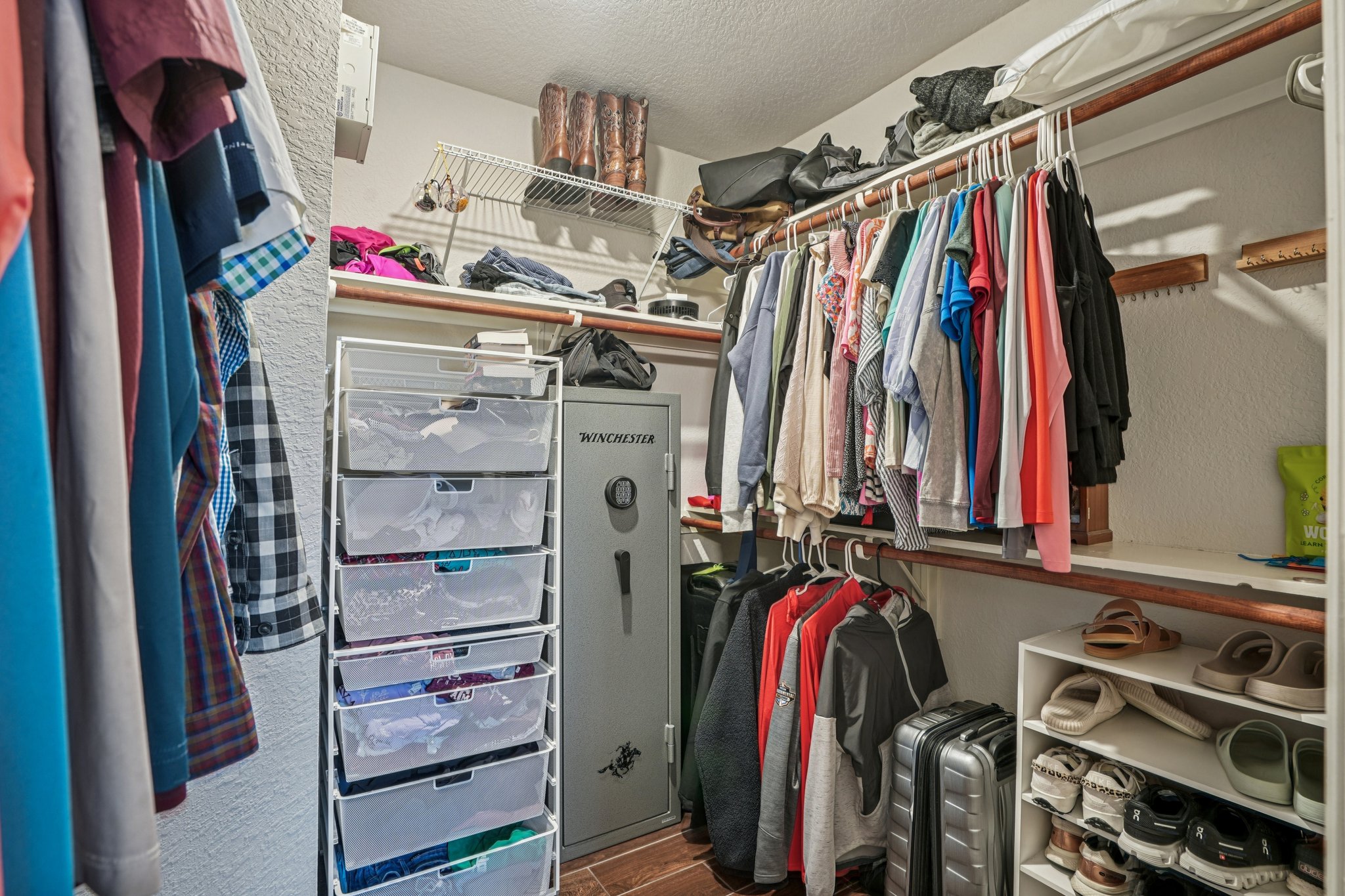 1941 Cameo Ct-S1001-025.jpg