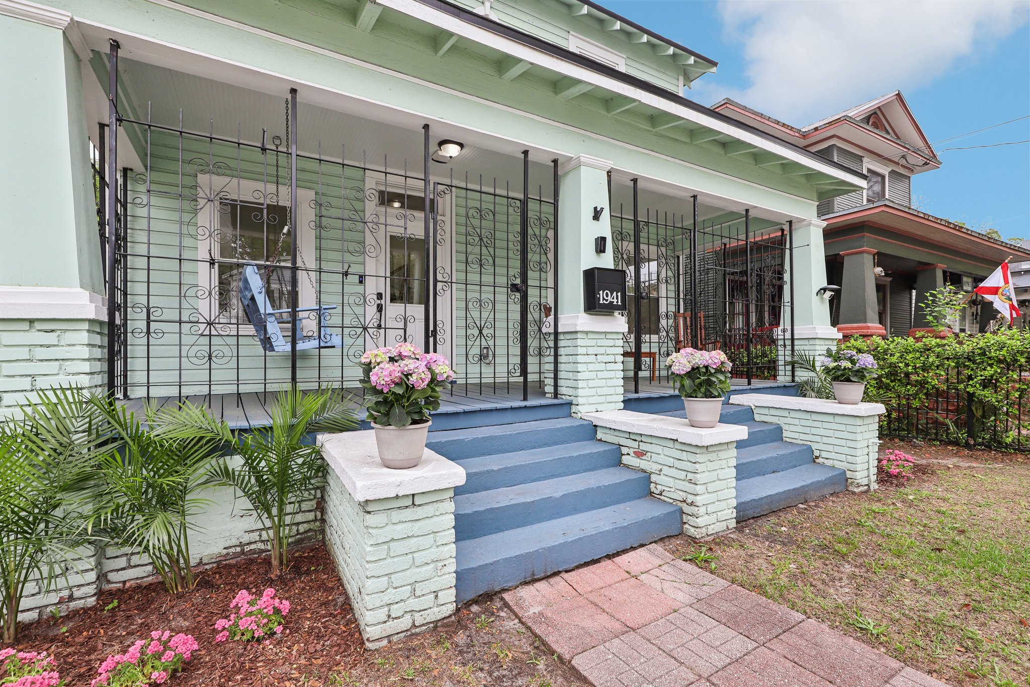 Hubbard St-S0704-004.jpg