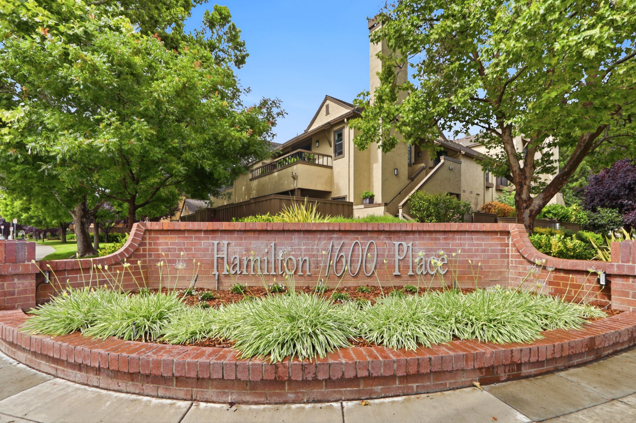 041_F8_1941 Huxley Ct