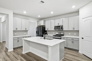 Kitchen/Breakfast Bar